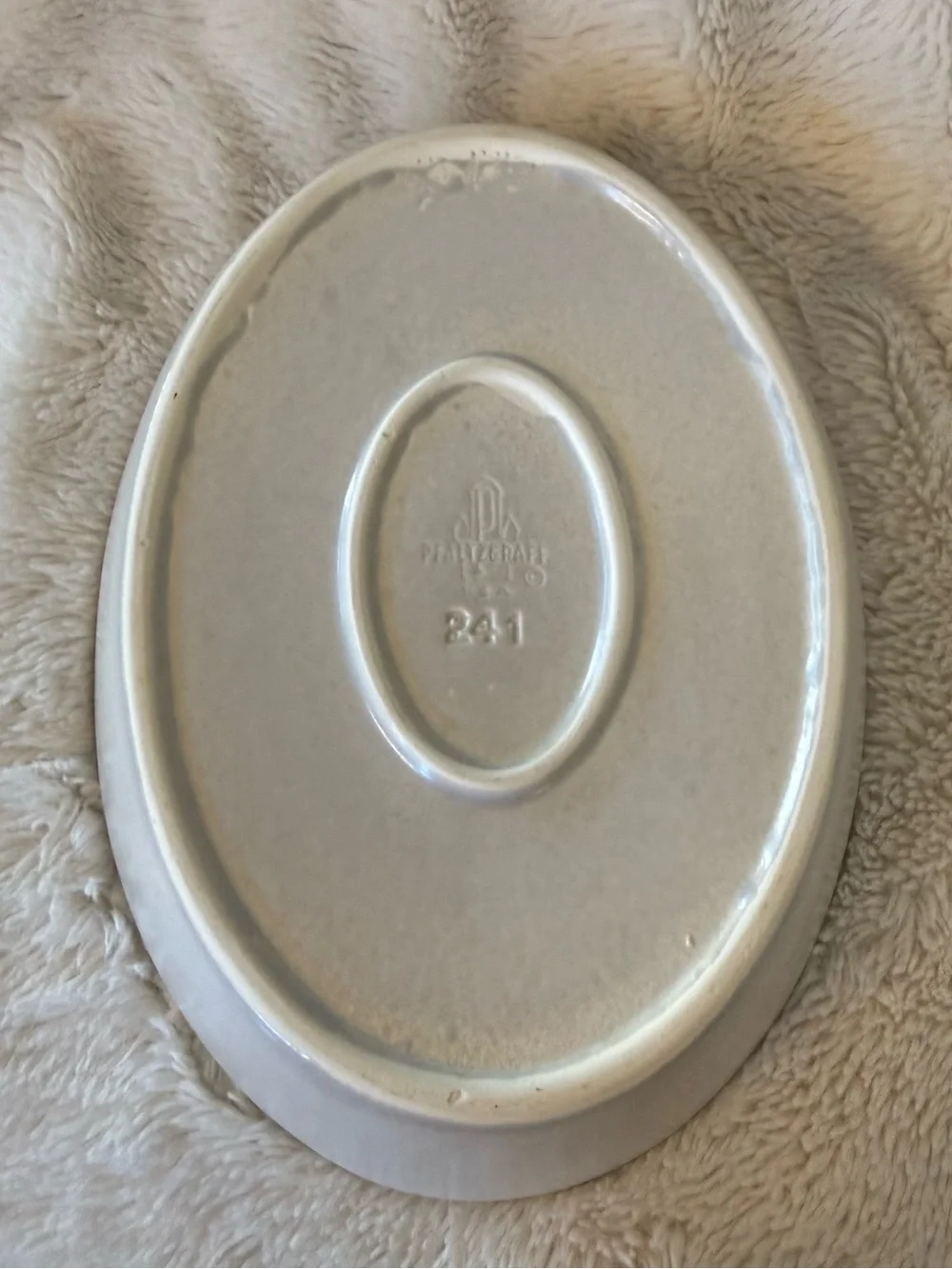 Pfaltzgraff Yorktowne Oval Baking Serving Dish 10 x 7 Casserole Vegetable Bowl